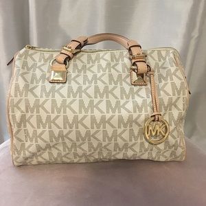 Michael Kors medium purse
